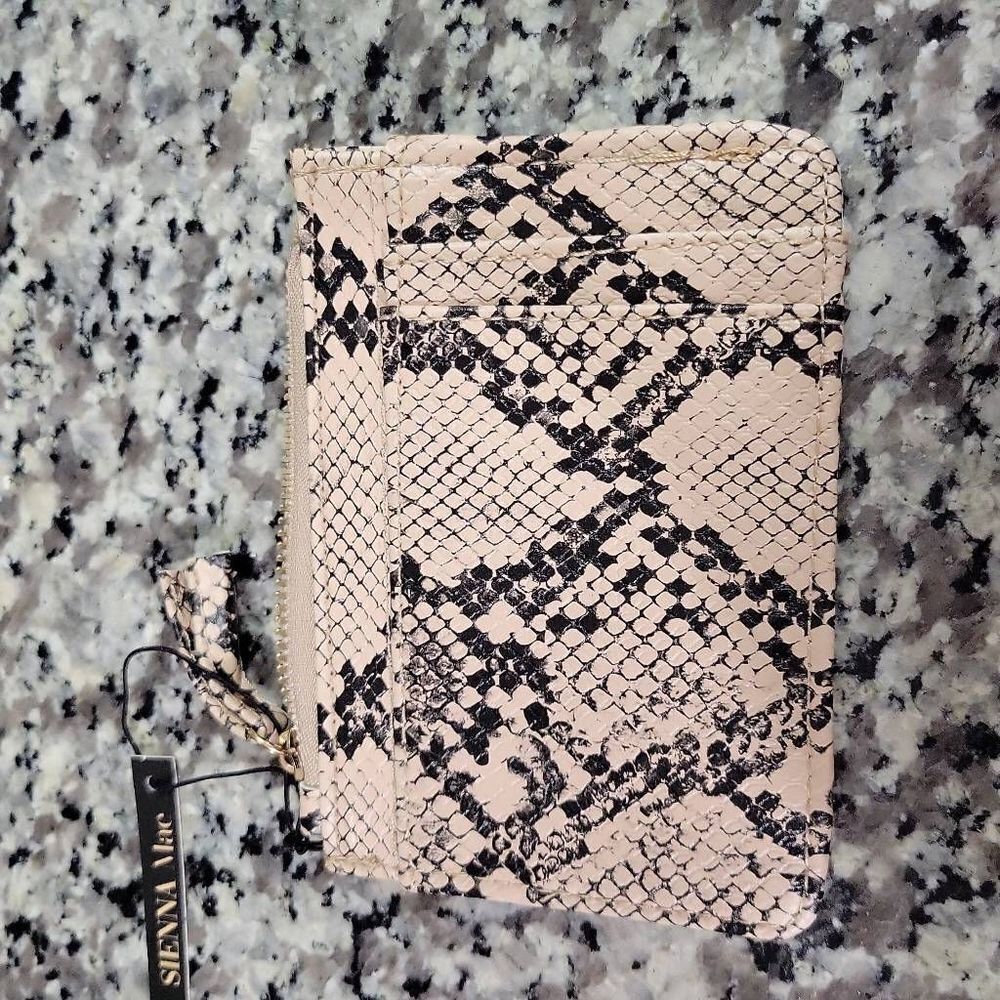 Faux‎ snakeskin skinny wallet